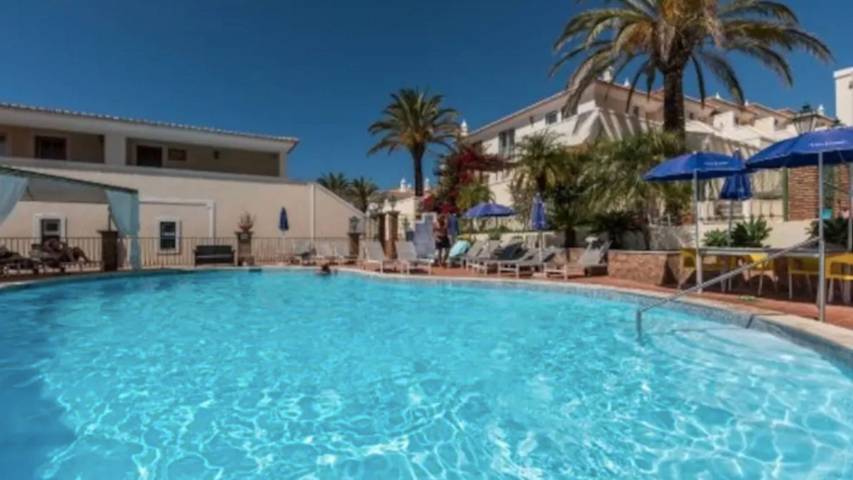 Ferienhaus für 4 Personen, mit Meerblick und Balkon sowie Pool - 1