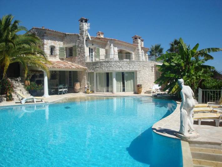 Chambre d’hôte pour 2 personnes, avec Terrasse et Jardin ainsi que Piscine et Vue