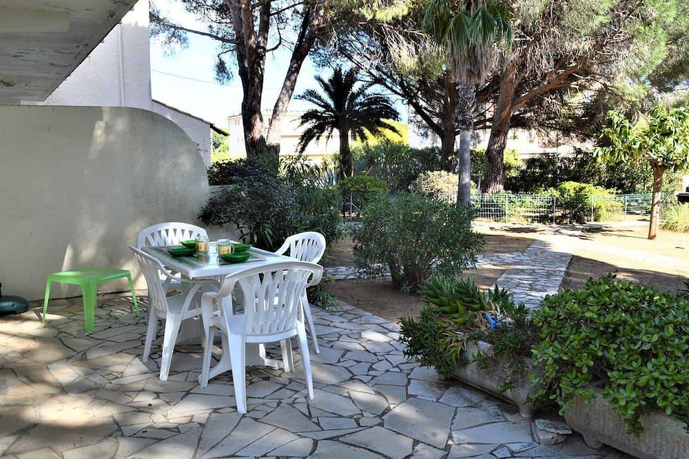 Ganze Wohnung, Appartement pour 4 avec jardin privé, proche plage et commerces - Cavalaire-sur-Mer in Villars-Colmars, Castellane und Umgebung