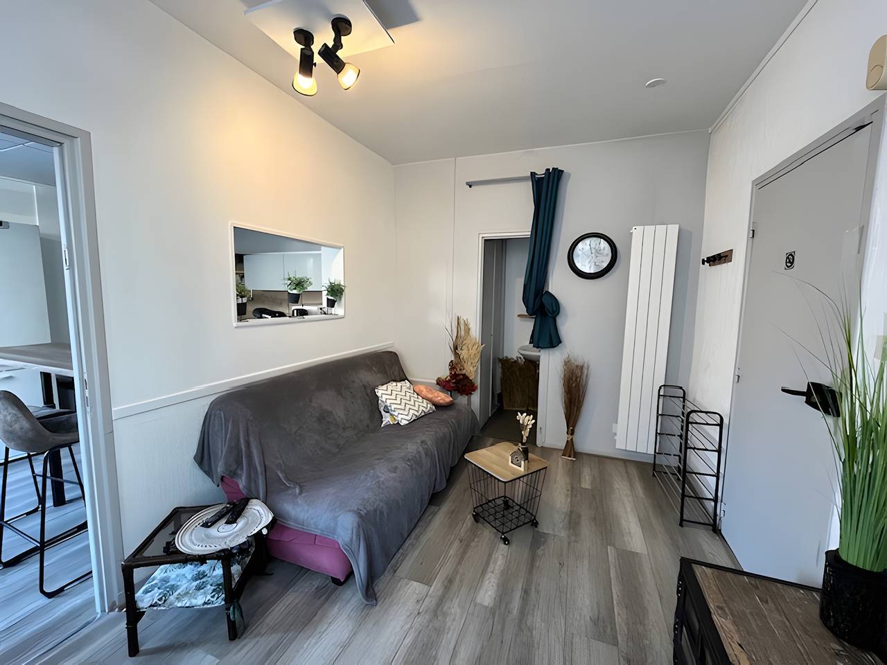 Apartamento entero, 10 mins from annecy, apartment apartment near the lake in Sévrier, Parque natural regional del Macizo de Bauges