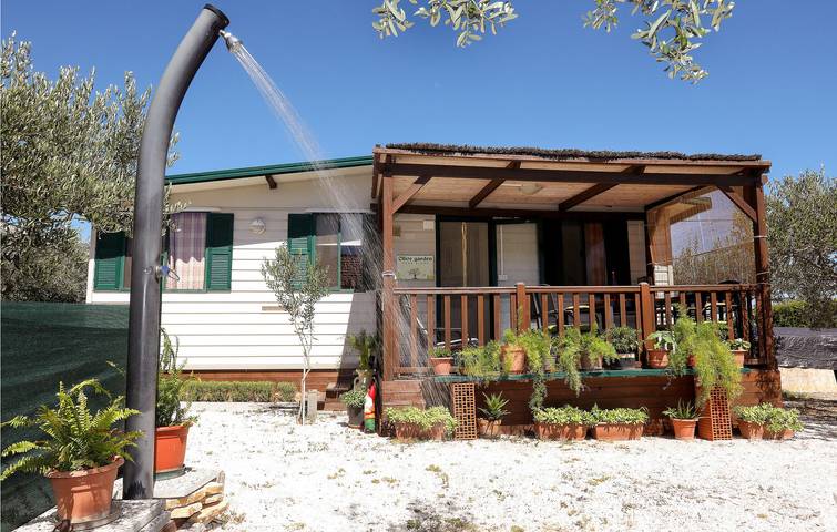Camping für 4 Personen, mit Terrasse und Garten in Dalmatien
