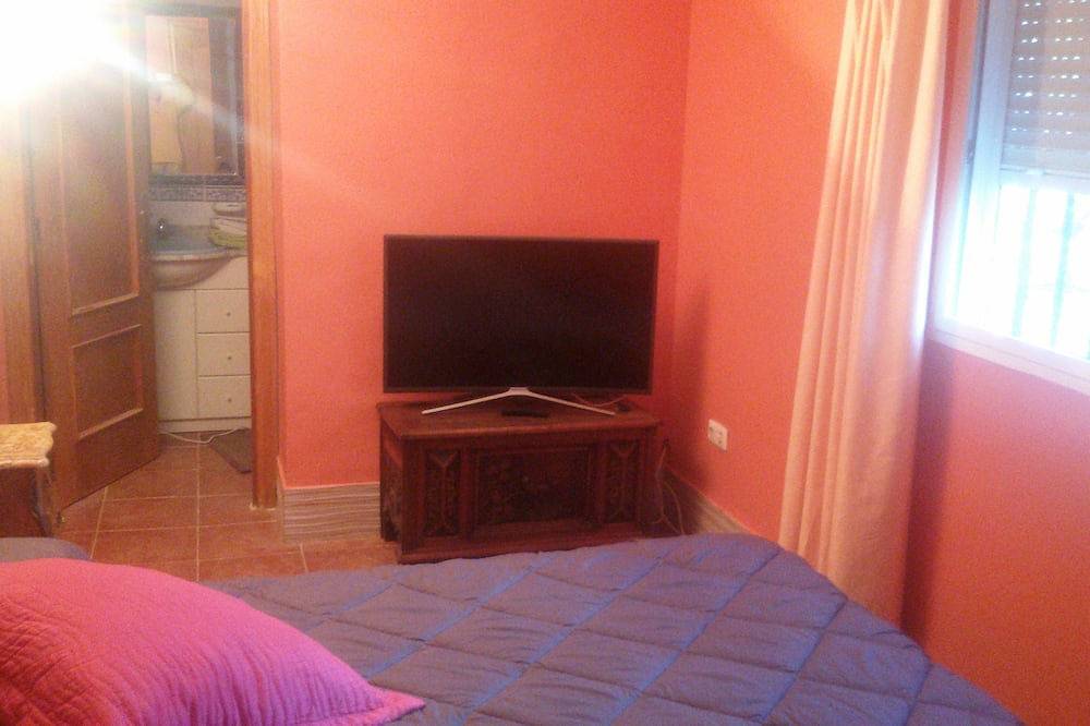 All Comfort Villa With Pool, In A Magical Campestre Frame. in Godelleta, Valencia Province