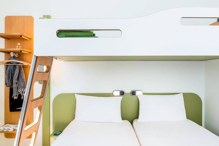 Hôtel pour 2 personnes, avec terrasse, animaux acceptés à Montigny-le-Bretonneux - 4