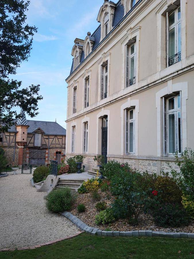 Chambre d’hôte pour 2 personnes, avec vue ainsi que piscine et jardin à Parthenay - 2