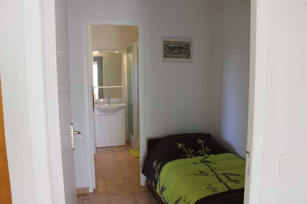 T2 houses, 4pers full nature, calm and quiet place, beach 5mn walk in Cargèse, Parc naturel régional de Corse