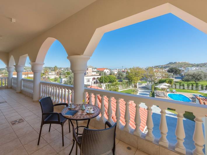 Ferienhaus für 10 Personen, mit Balkon und Terrasse sowie Garten und Pool in Archangelos - 2