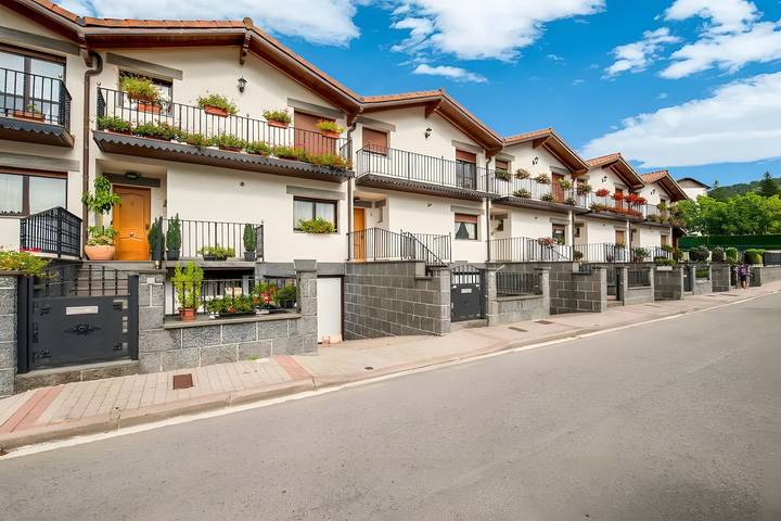 Chalet para 7 personas, con Balcón además de Jacuzzi y Jardín en Guipúzcoa - 3
