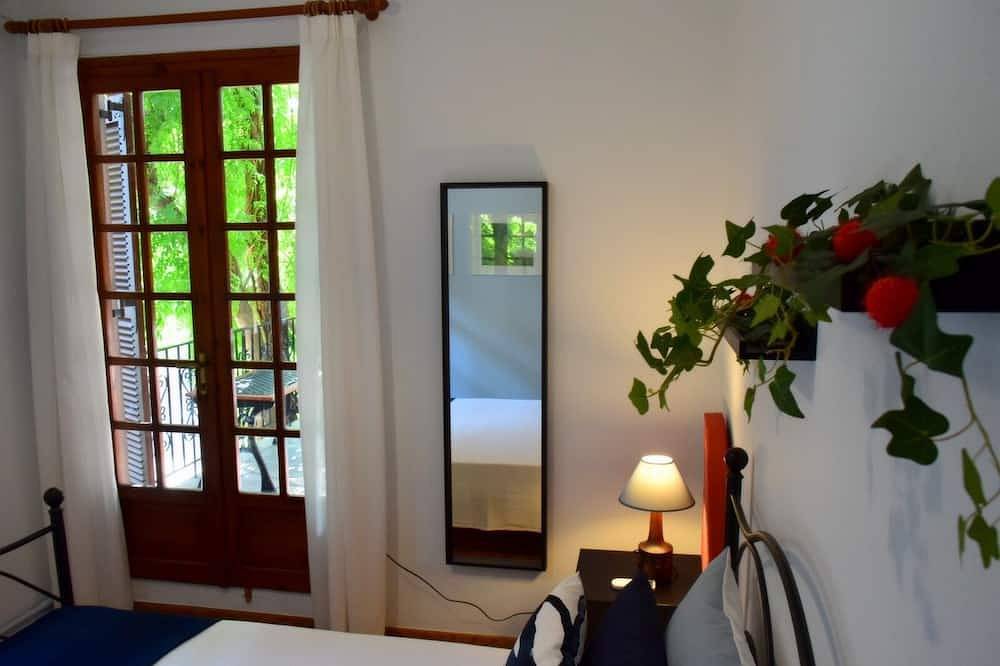 \"Casa dentro del jardín\" in Volos, Magnisia