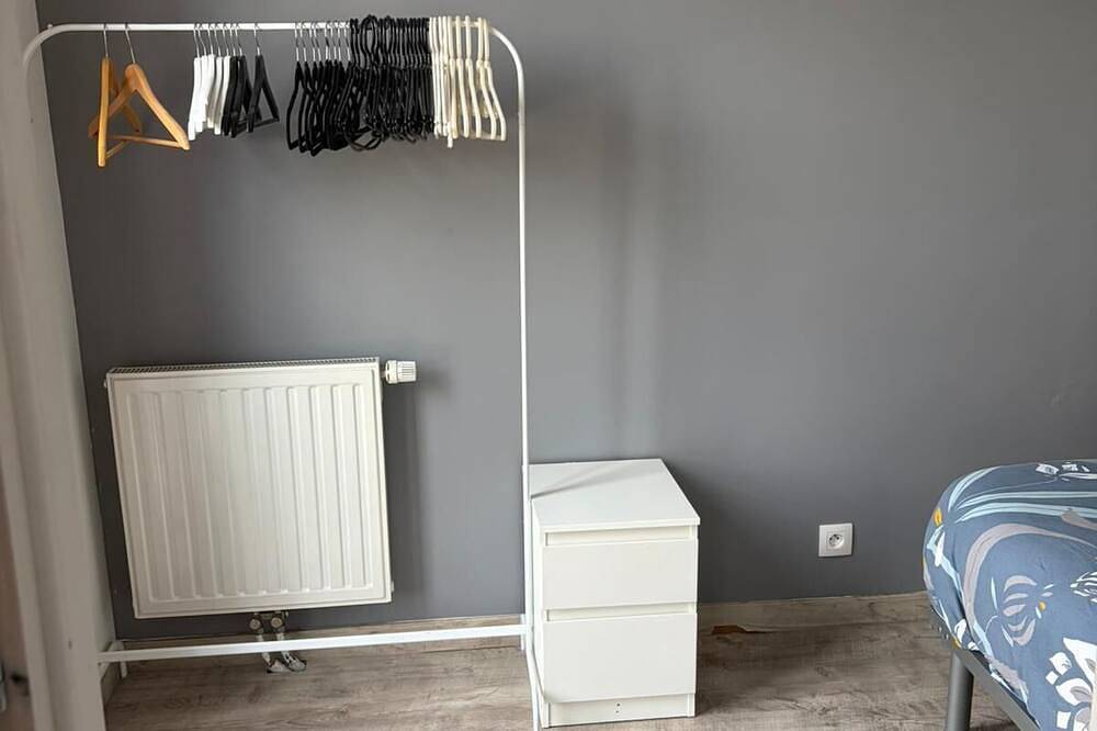 Apartamento entero, 2-room apartment ideally located: walk to the train station/Villepinte/Cdg/Paris exhibition center in Aulnay-sous-Bois, Sena-Saint Denis