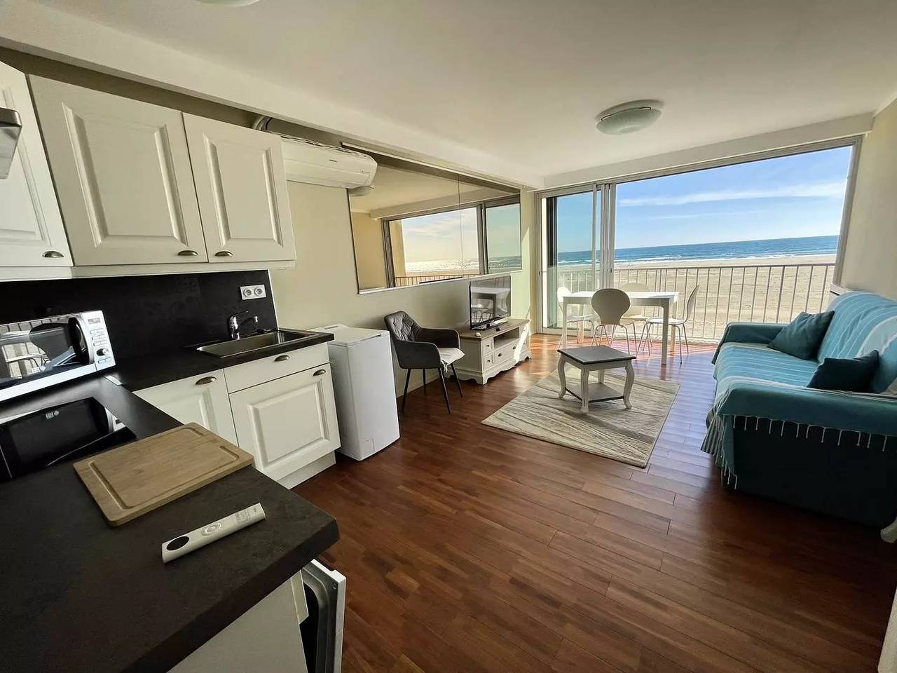 Entire apartment, Front De Mer: T2 air-conditioned on the 1st floor by the beach in Port-la-Nouvelle, Narbonne region