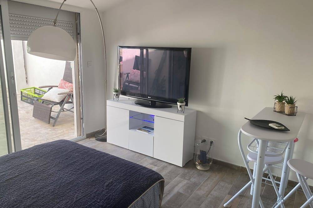 Entire apartment, Studio Fait à Neuf Tout Confort in Sausset-les-Pins, Mediterranean Coast (France)
