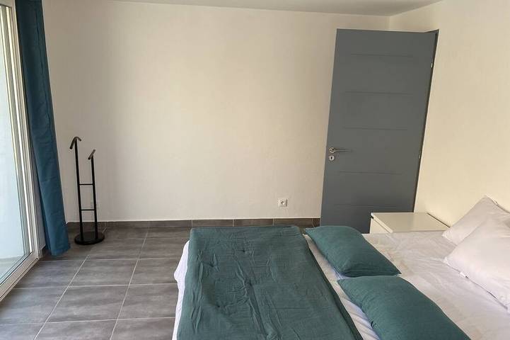 Gîte pour 6 personnes, avec jardin dans Office de Tourisme de Cargese - 3
