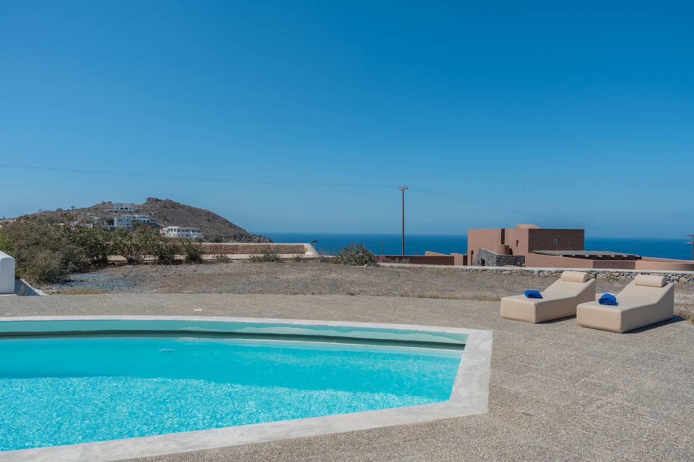 Villa 'Golden Horizon' mit Meerblick, Wi-Fi und Klimaanlage in Santorin