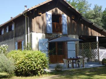 Gîte pour 6 personnes, avec jacuzzi et jardin ainsi que terrasse et piscine dans les Landes