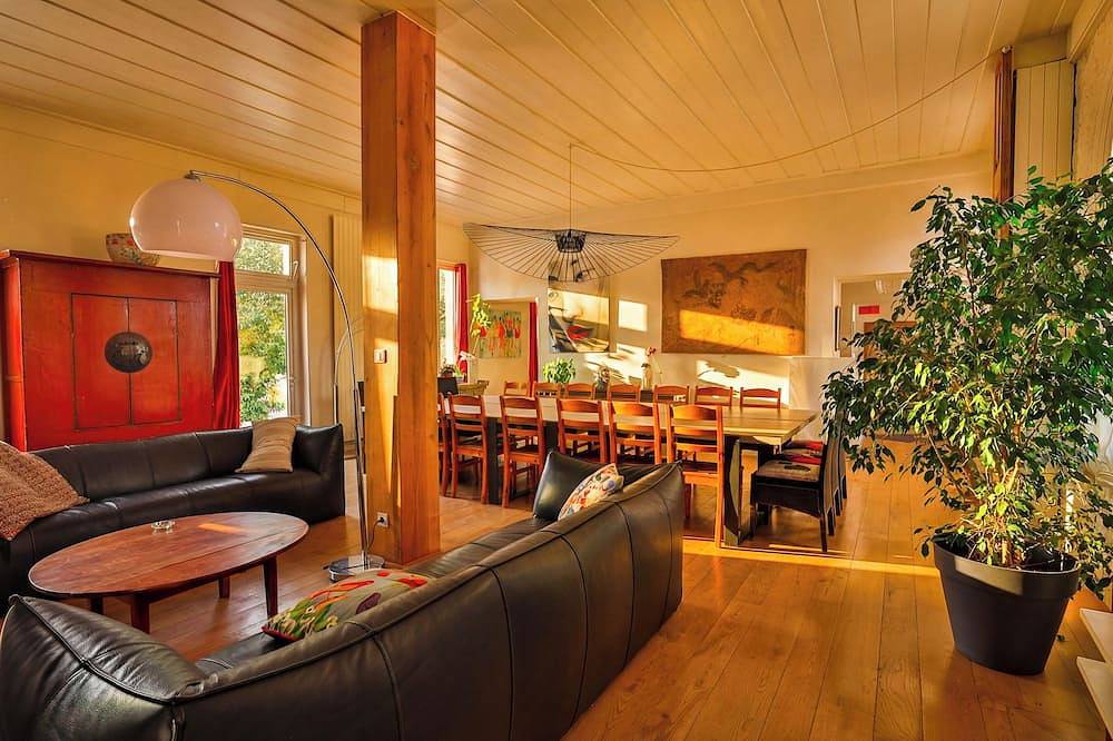 Château 12 chambres avec parc clos – Idéal familles & amis à Oléron in Saint-Georges-d'Oléron, Côte de Beauté