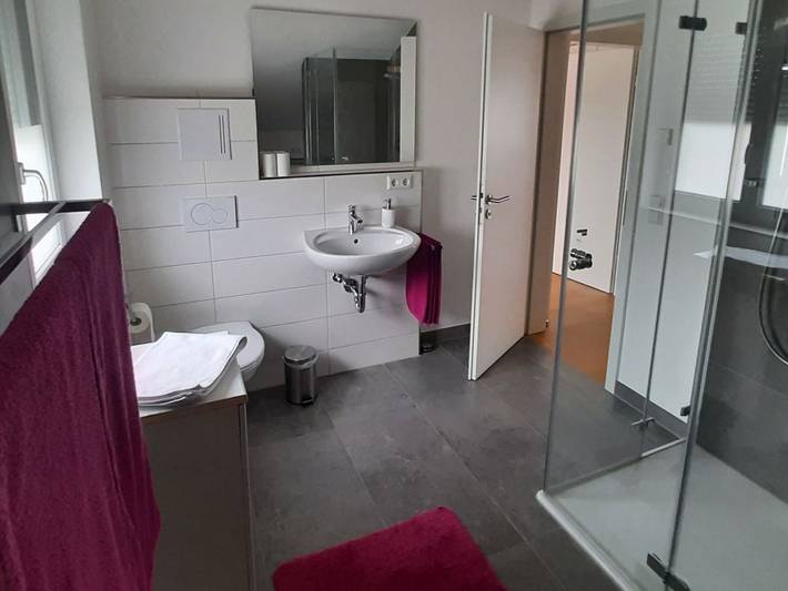 Ganze Ferienwohnung, Apartment Strawberry - 2-Raum-Ferienwohnung  Apartment Strawberry , Du/Wc, 65 qm, Dg in Bermatingen, Region Bodensee-Oberschwaben