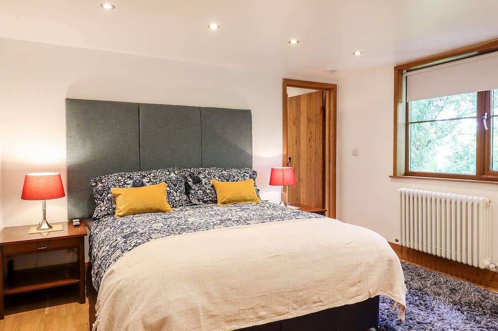 Willow Cottage, romantic, with pool in Dartford in Sutton-at-Hone and Hawley, Dartford