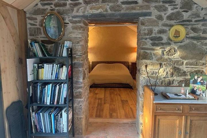 Gîte pour 4 personnes, avec terrasse et jardin, animaux acceptés à Cast - 2