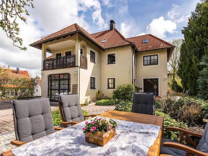 Ferienwohnung für 4 Personen, mit Terrasse und Garten