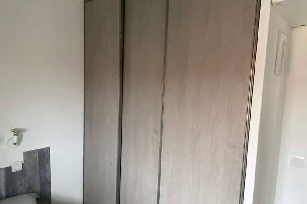 Entire apartment, T2 Naturist Village Aphrodite Leucate in Port Leucate, Leucate