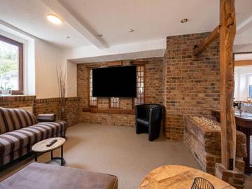 Ferienhaus für 42 Personen in Schleiden, Nationalpark Eifel, Bild 3