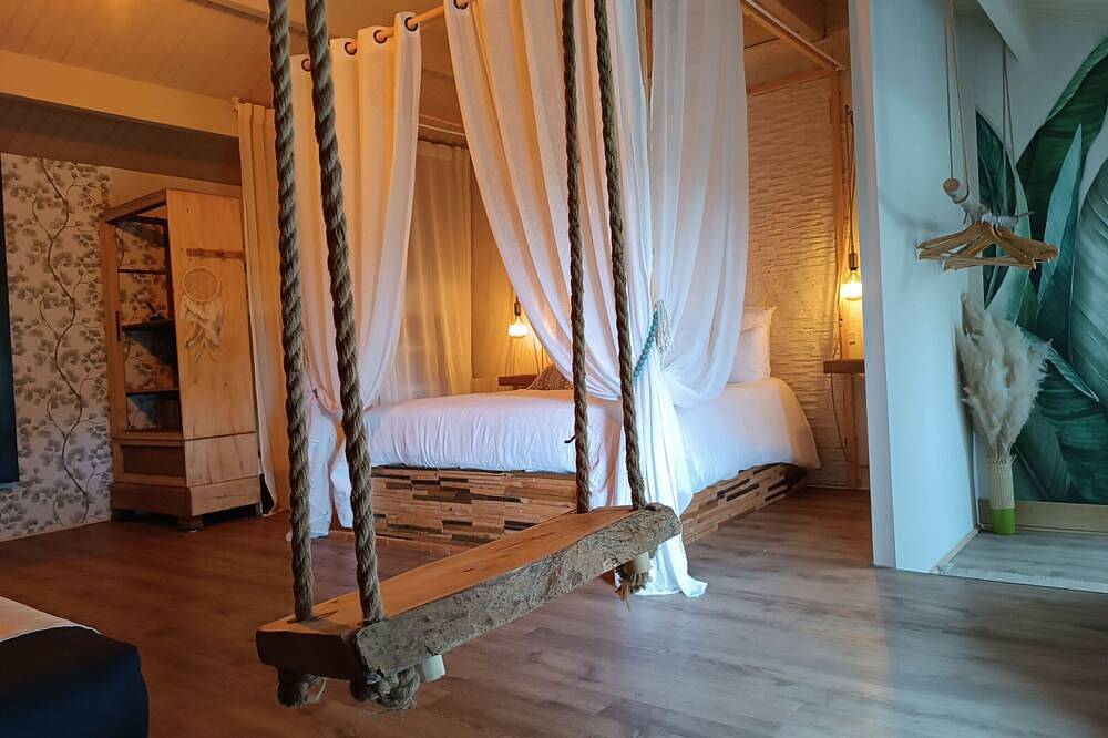 Escapada Relajante: Gîte con Spa Privado en Naturaleza del Marais Breton-Vendéen in Sallertaine, Vandea