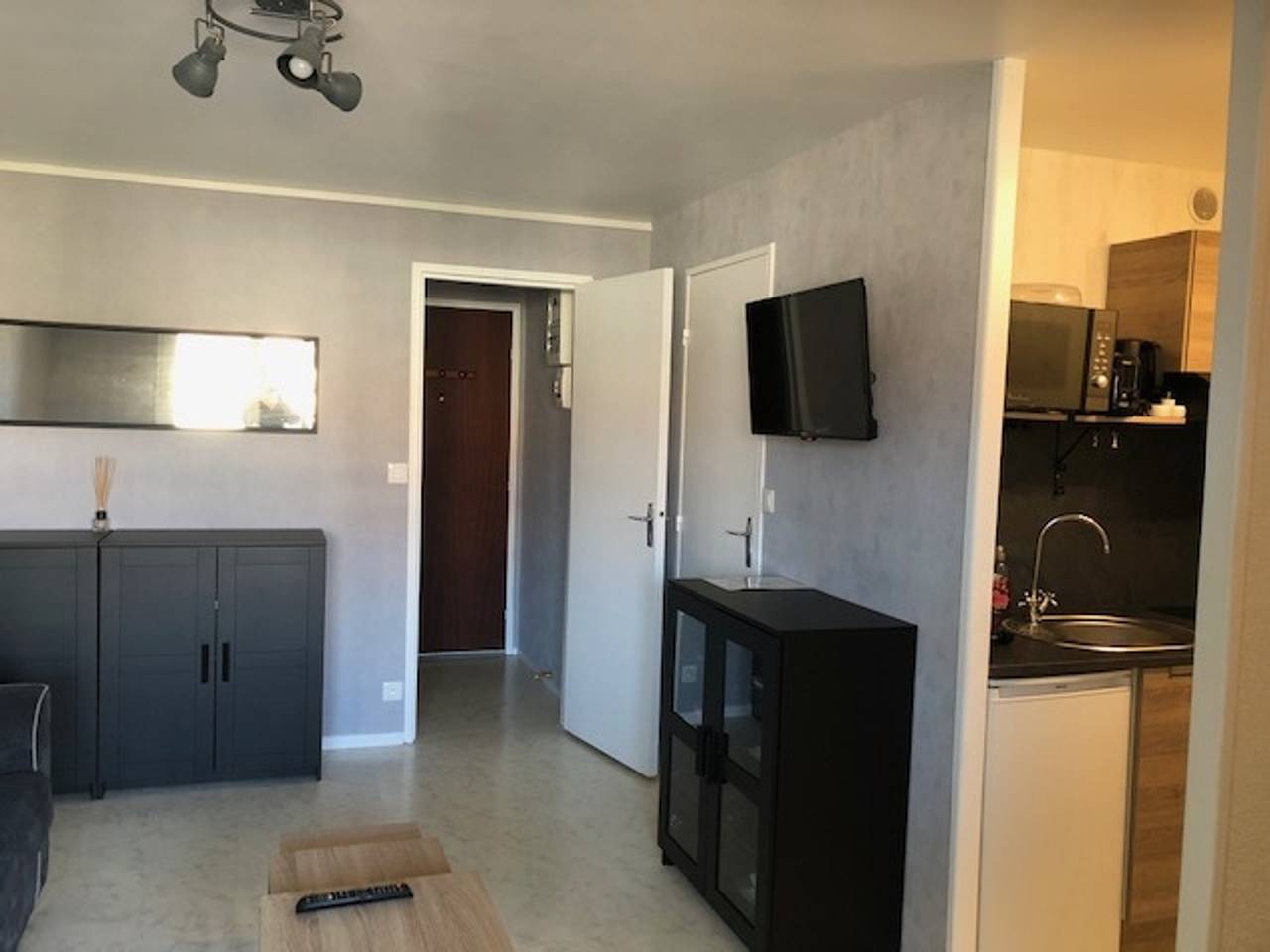 Appartement entier, Appartement cosy proche plage, belle vue, loggia vitrée in Villers-sur-Mer, Région de Lisieux