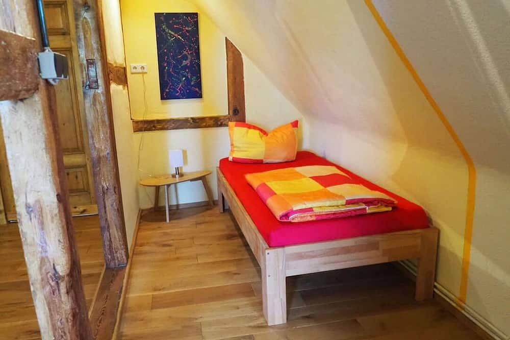 Ganze Wohnung, Segelwohnung - Meerzauber. Gutshaus Reidervitz - großer Lindengarten in Altenkirchen, Rügen