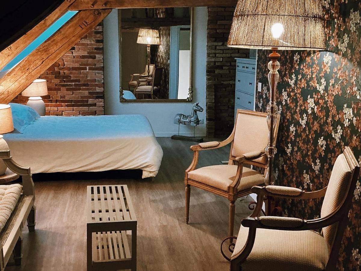 Deluxe Room in Vinay, Marne