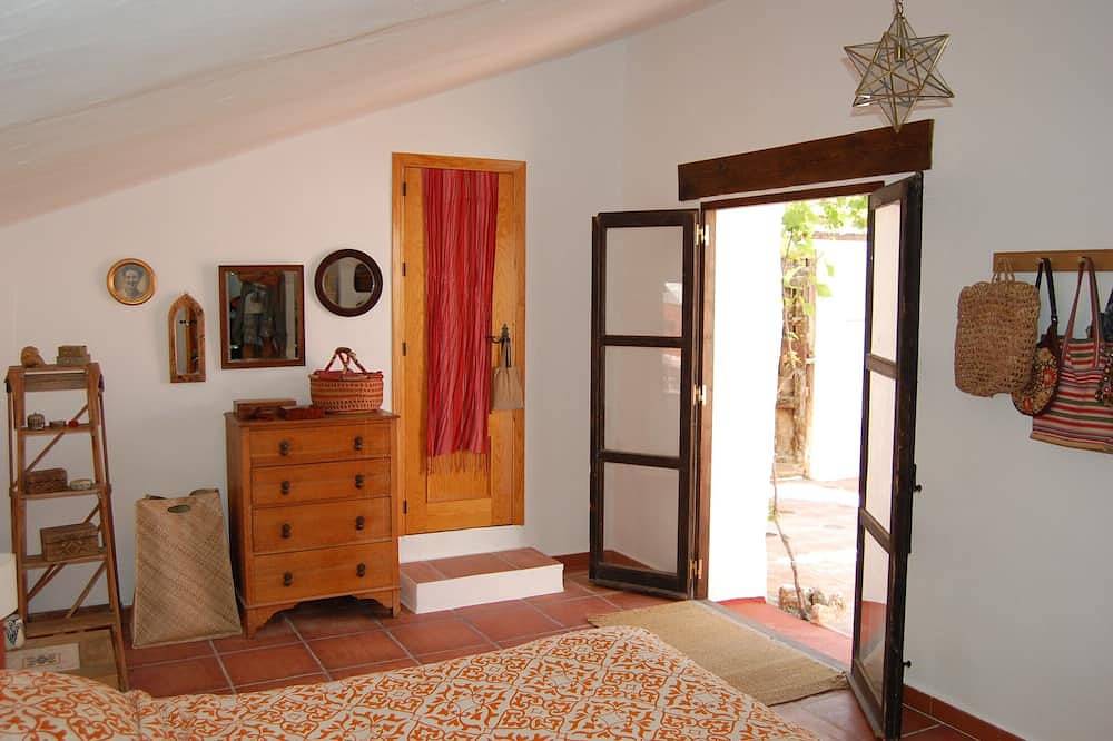 Beautiful rural villa with charm, character, incredible views and stunning pool in Alcaucín, Málaga Province