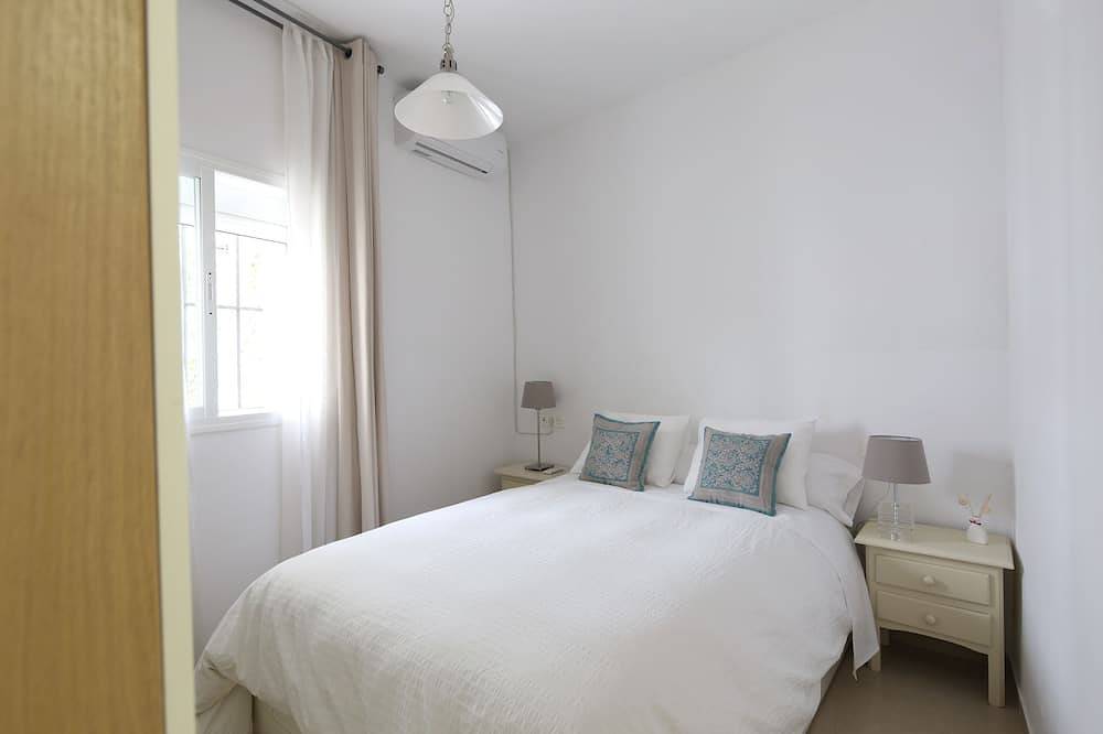 Estudio ideal para parejas con Wifi y climatización por zonas. in Casco Antiguo, Sevilla