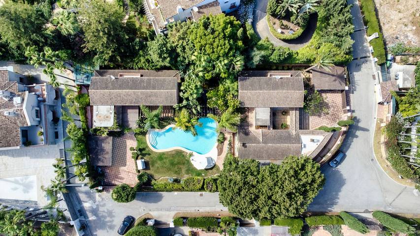 Villa for 10 people, with pool and garden, child-friendly in Marbella Centre