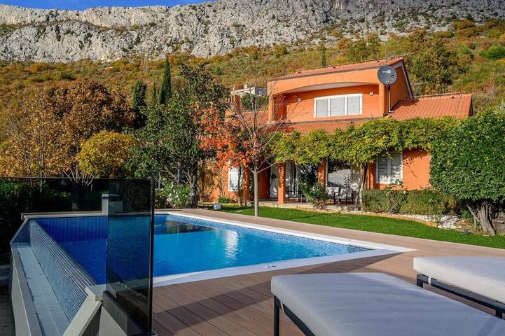 Villa pour 8 personnes, avec piscine et jardin, animaux acceptés à Solin - 2