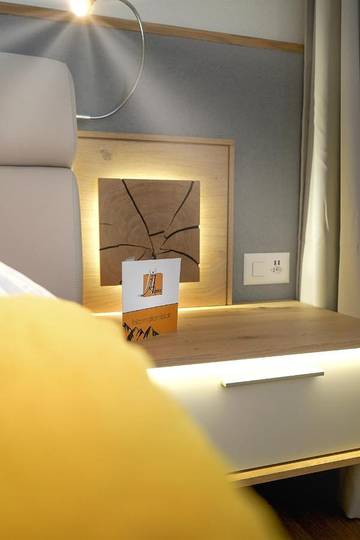 Hôtel pour 2 personnes, avec vue ainsi que sauna et balcon, adapté aux familles dans Ulrichen