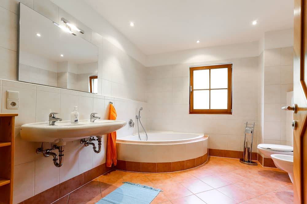 Geheel appartement, Modern wonen midden in de natuurbergen + internet in Deutschnofen, Dolomiti Superski