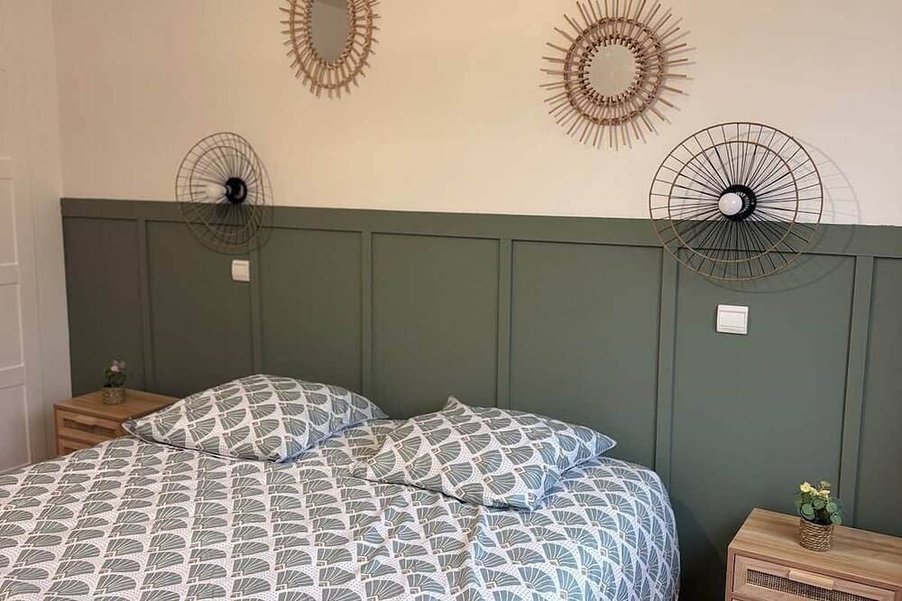 Elegant 6-Bedroom Family Home, Near the Beach in Calais, Calais und Umgebung