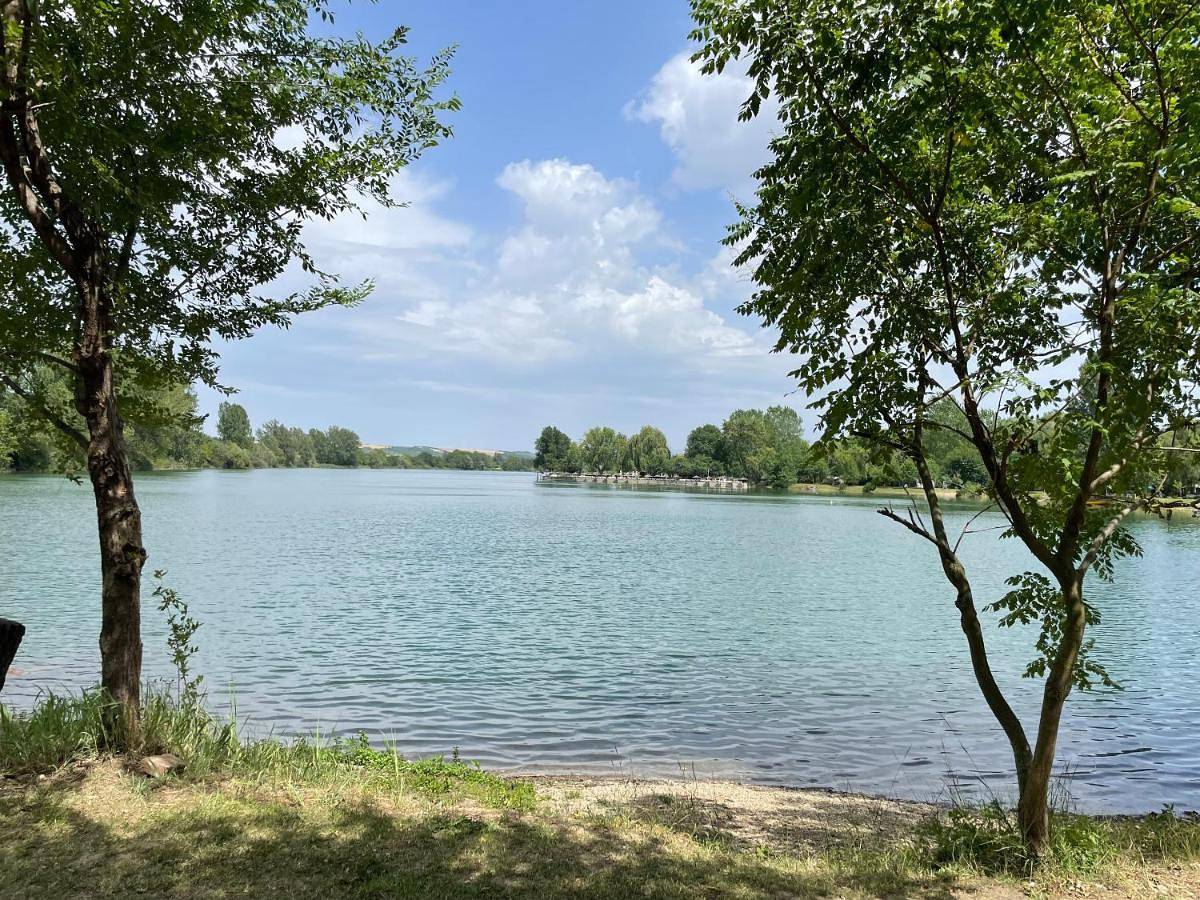 Camping Oaza in Okręg południowobanacki