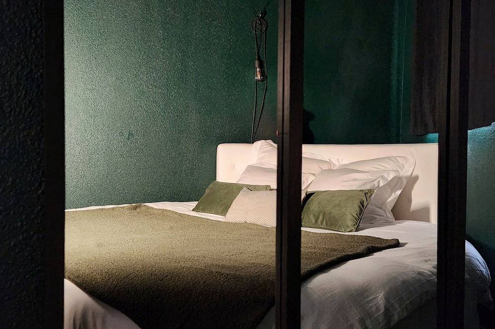 Entire apartment, Colorroom31/ Love Room/ Nuit Insolite/ Spa/ Tantra/ Love in Rouffiac-Tolosan, Haute-Garonne