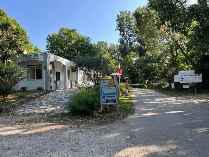 Camping pour 6 personnes, avec Terrasse et Jardin