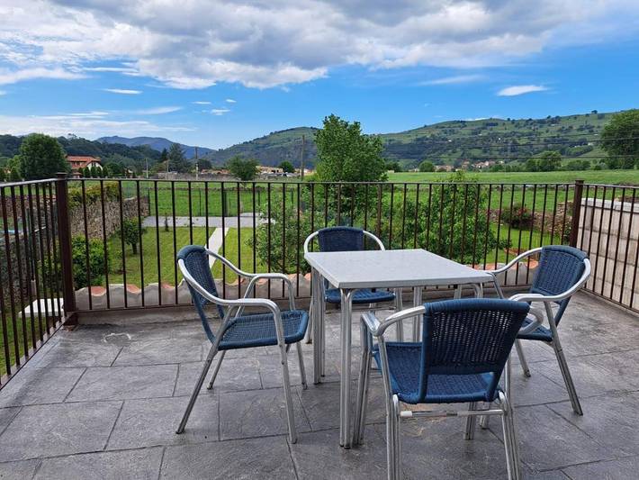 Apartamento para 6 personas, con Balcón y Terraza además de Jardín y Vistas en Selaya