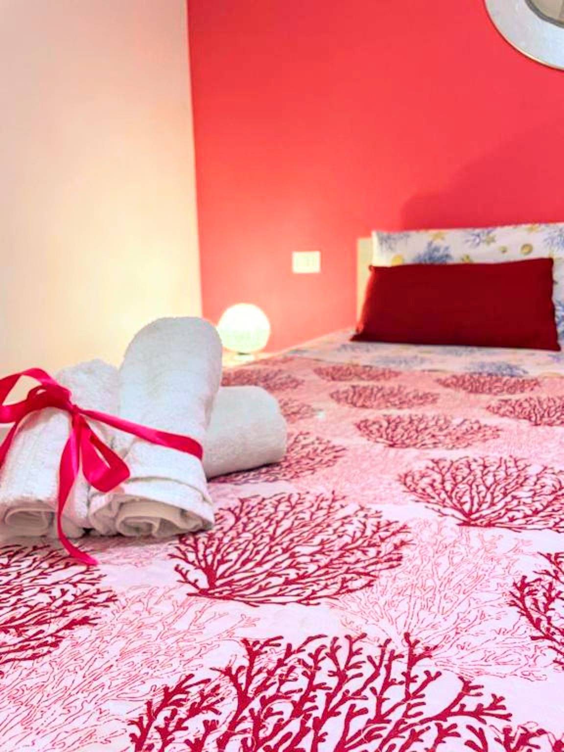 Appartement entier, Appartement 'Corallo - Casa Vacanze' avec vue sur la mer, Wi-Fi et climatisation in Balestrate, Province de Palerme