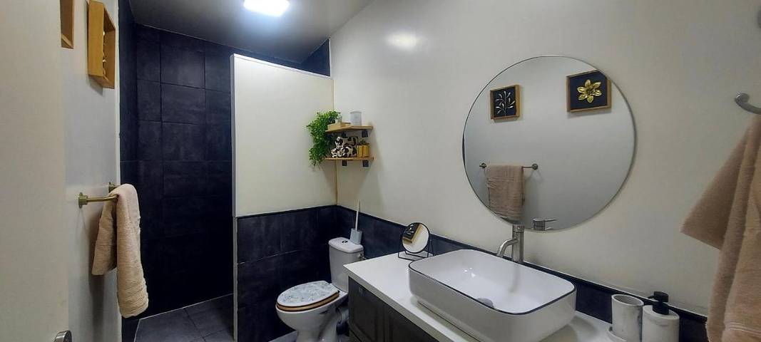 Location de vacances pour 7 personnes, avec vue et terrasse, animaux acceptés à Latour-de-France - 3