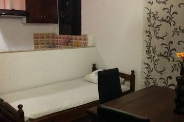 Gîte pour 3 personnes, avec jardin dans Selianitika