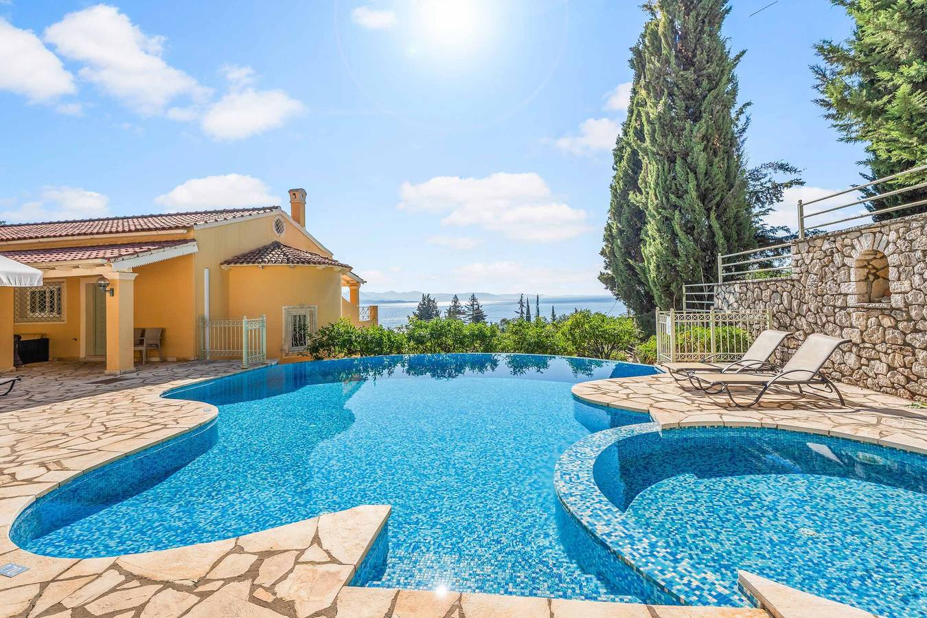 Villa für 8 Personen mit Balkon in Nissaki, Korfu