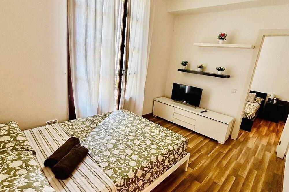 Entire apartment, La rambla guesthouse 2025 in Barcelona Centre, Barcelona