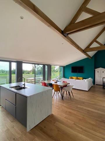 Gîte pour 7 personnes, avec terrasse et vue à Genêts