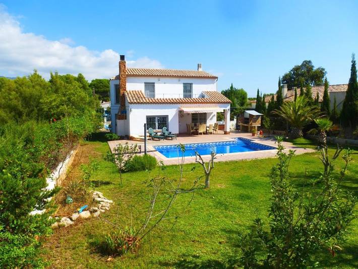 Chalet para 10 personas, con jardín además de piscina y jacuzzi, Se admiten mascotas en Provincia de Tarragona - 2