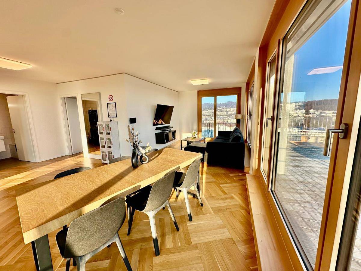 Ganze Wohnung, Two-Bedroom Apartment in Lausanne, Genfer See
