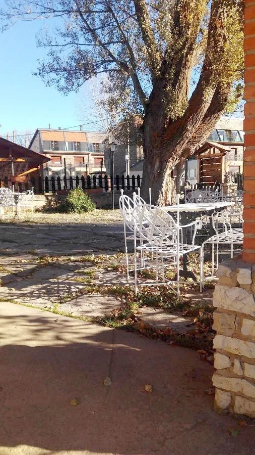 Hotel für 3 Personen, mit Terrasse und Garten - 1