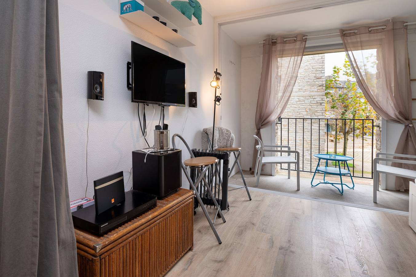 Estudio entero, Estudio 'Le Rivage Bord De Mer Parking Wifi' con balcón y Wi-Fi in Kerjouanno, Arzon